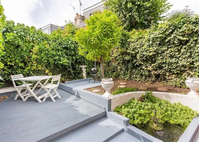 Stylish Ground Floor Garden Flat Nr Central London