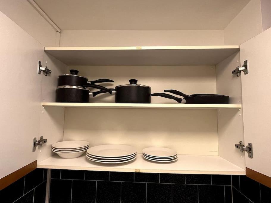 Stylish Ground Floor Garden Flat Nr Apartment London