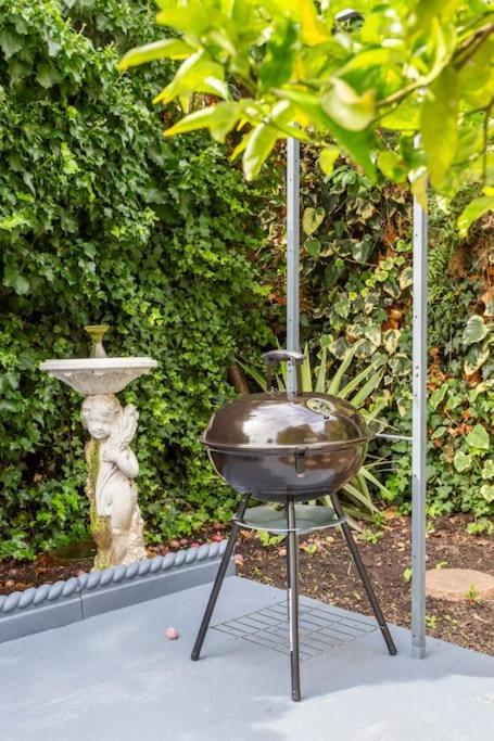 Stylish Ground Floor Garden Flat Nr * London