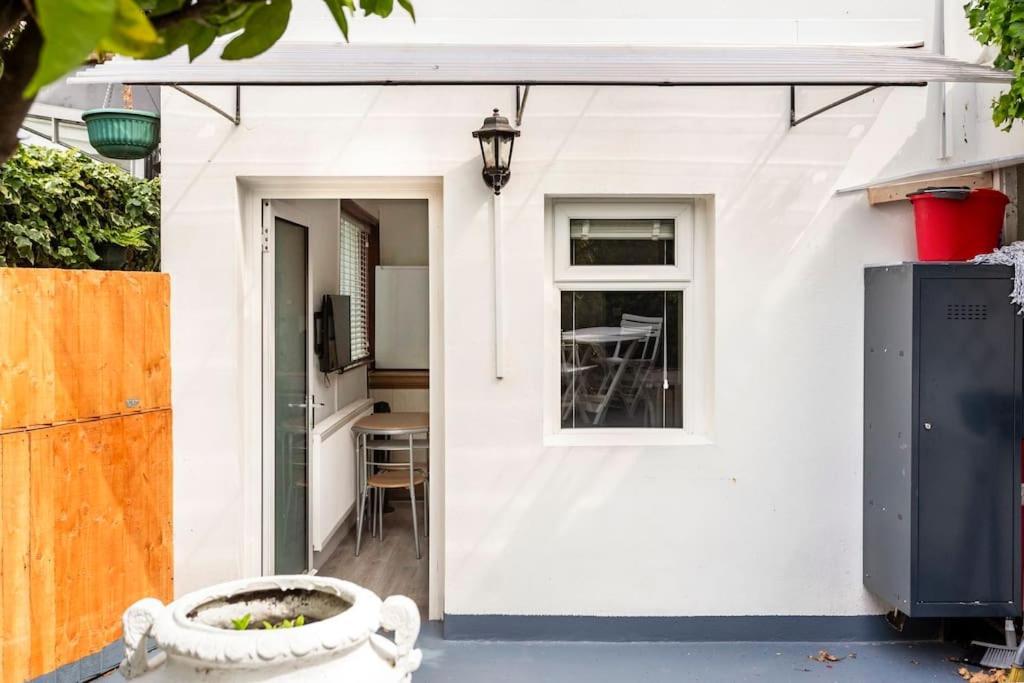 Stylish Ground Floor Garden Flat Nr Londra