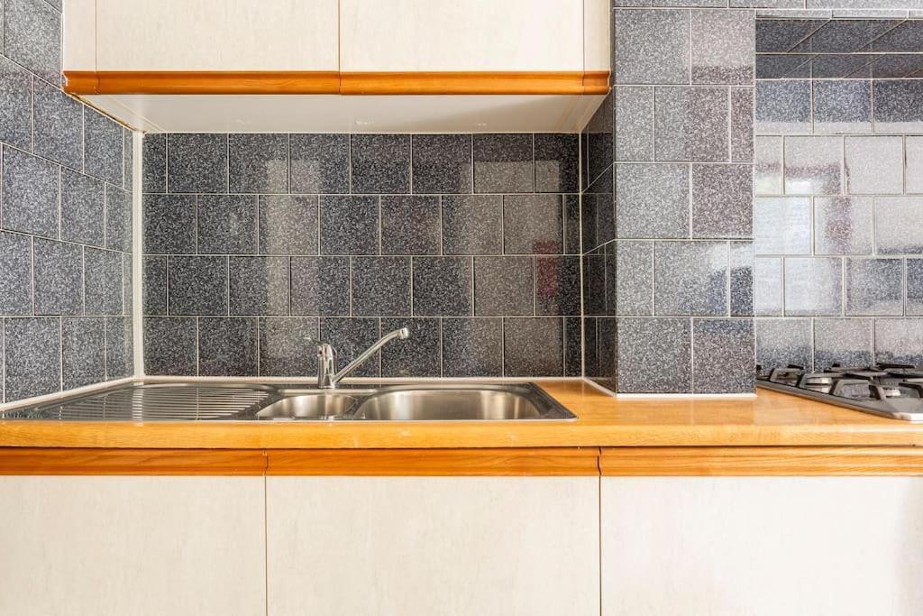 Stylish Ground Floor Garden Flat Nr Appartamento Londra