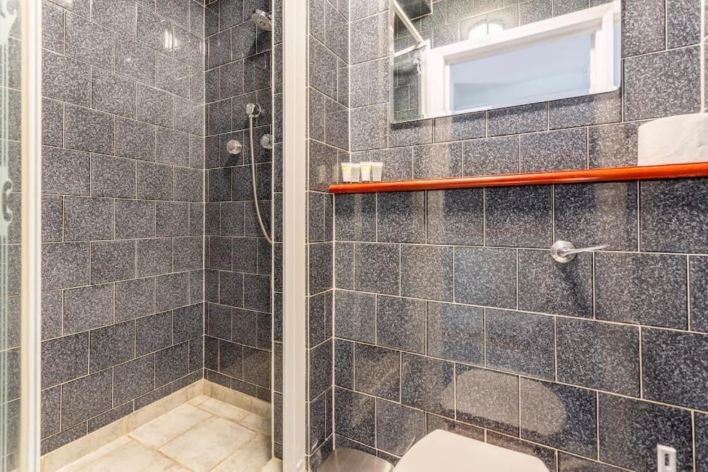 Stylish Ground Floor Garden Flat Nr Londra